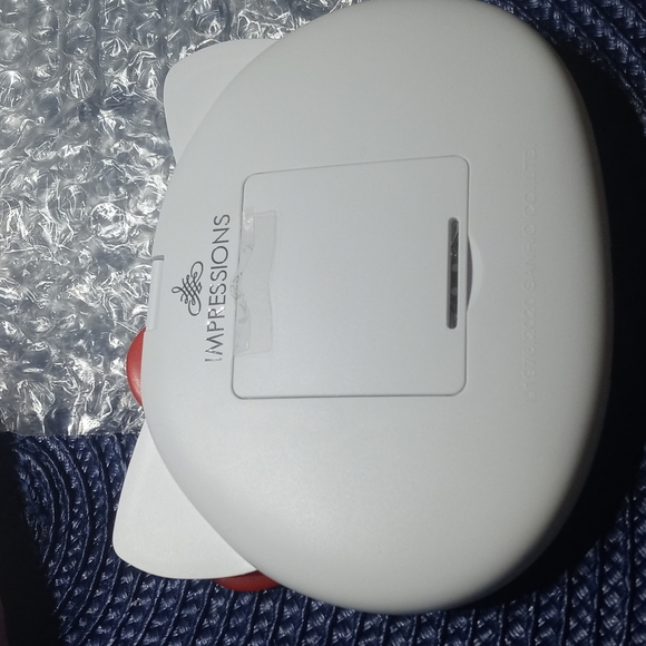 Hello Kitty Compact Mirror x Impressions Vanity Co. - Picture 5 of 6